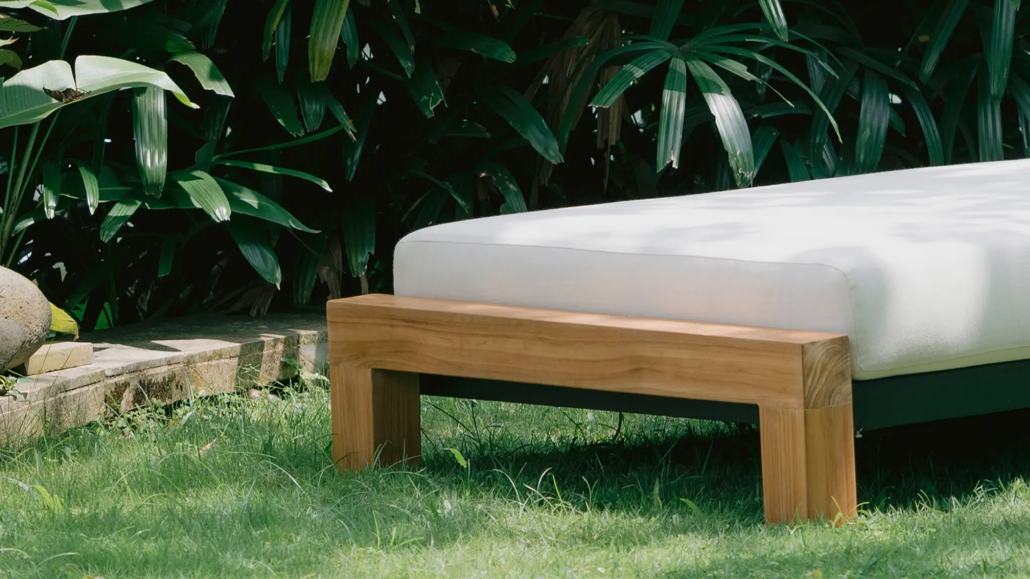 ENJOY LIFE | アウトドアリビング向け屋外家具専門メーカー Fisland Furniture（フィスランドファニチャー）